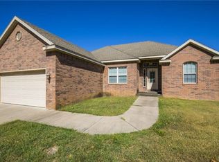 27 Queensferry Dr, Bella Vista, AR 72715