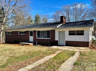 3988 Greenwood Dr, Lenoir, NC 28645