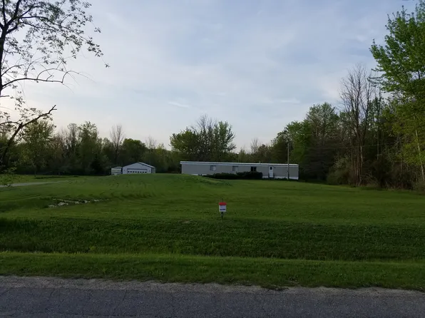 70532 8th Ave, South Haven, MI 49090