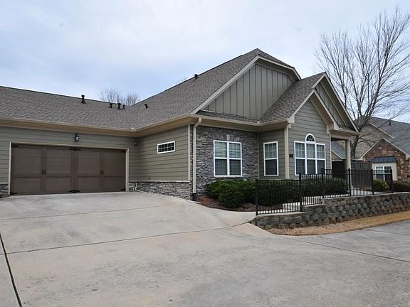 3rd image of 127 Glens Dr