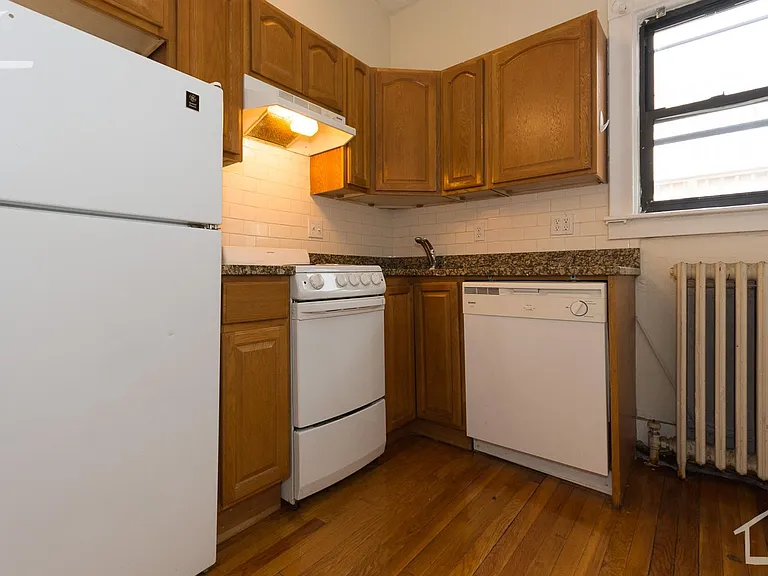 41 Bay State Rd #5 — Photo 4