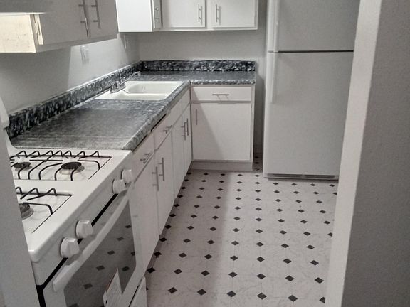 4th image of 3307 Wood Ave APT 42