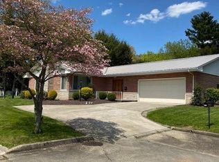 827 Clearview Ter, New Martinsville, WV 26155