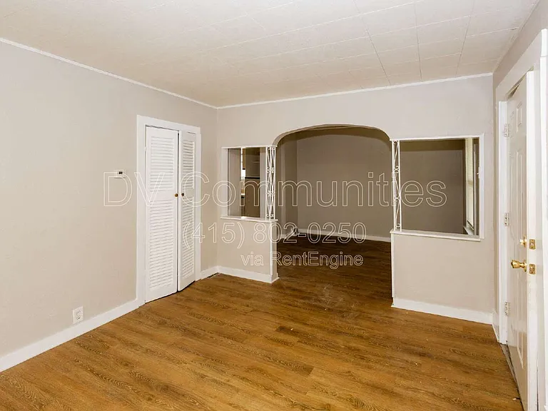 3818 Highland Rd — Photo 2