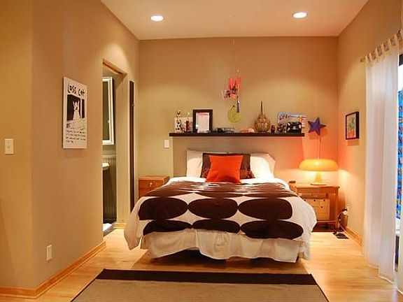 1 OF THE BEDROOMS ON MAIN