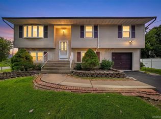 2 Maple Ave, Orangeburg, NY 10962