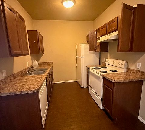 4th image of 617 W 3rd St Unit 8