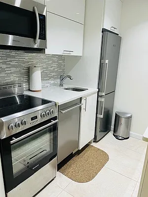 Rented by Manhattan Management Group | media 37