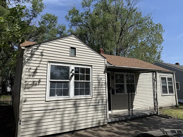 2134 N Minnesota Ave — Photo 1