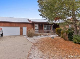 8585 Algoma Ave NE, Rockford, MI 49341