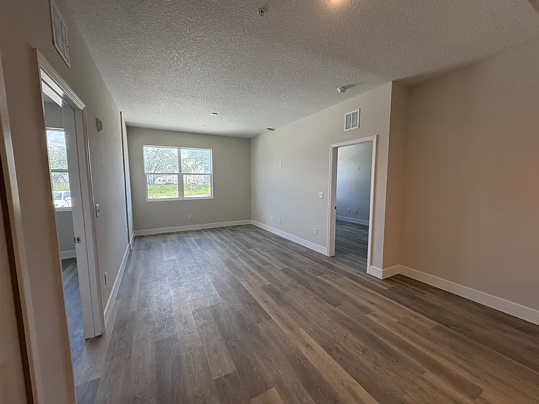 4424 S Texas Ave #1-104-1 — Photo 4