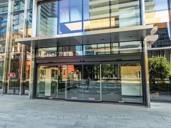 55 Charles St E, Toronto, ON