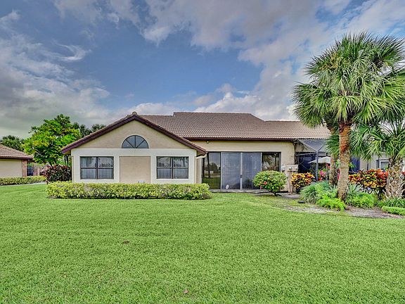 3rd image of 8051 Cassia Dr