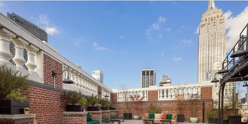 Rented by Douglas Elliman | media 37