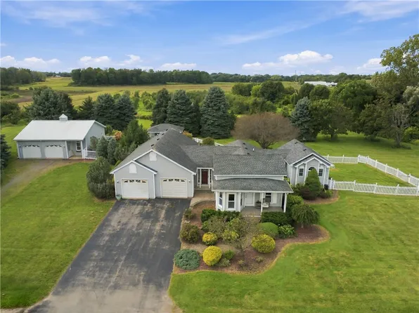 6071 Ridge Chapel Rd, Williamson, NY 14589