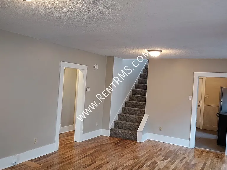420 SW Lincoln St — Photo 5