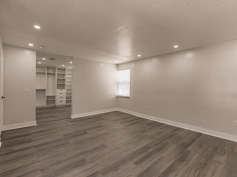 6292 NW 40th Ave — Photo 25