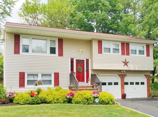 19 Brewster Pl, Flanders, NJ 07836