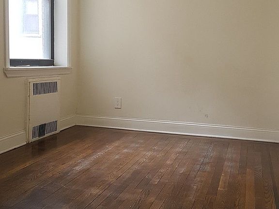 3rd image of 1620 Caton Ave APT 4B