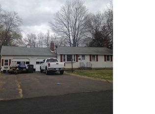 71 Tracy Cir, Windsor Locks, CT 06096