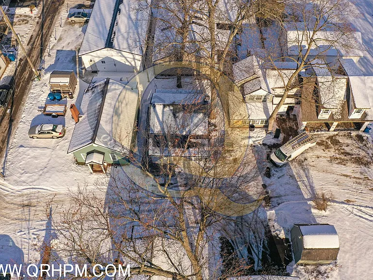 2040 Linden St — Photo 18