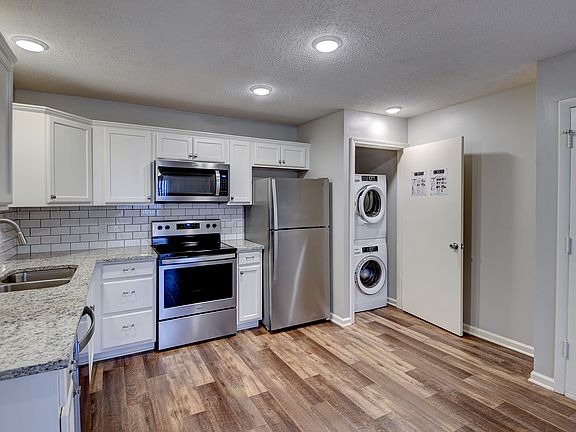2nd image of 2114 Swift St #9
