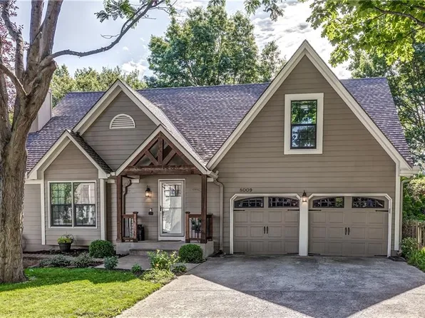 8009 Lakeview Ave, Lenexa, KS 66219