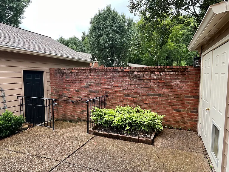 213 Windsor Terrace Dr — Photo 10