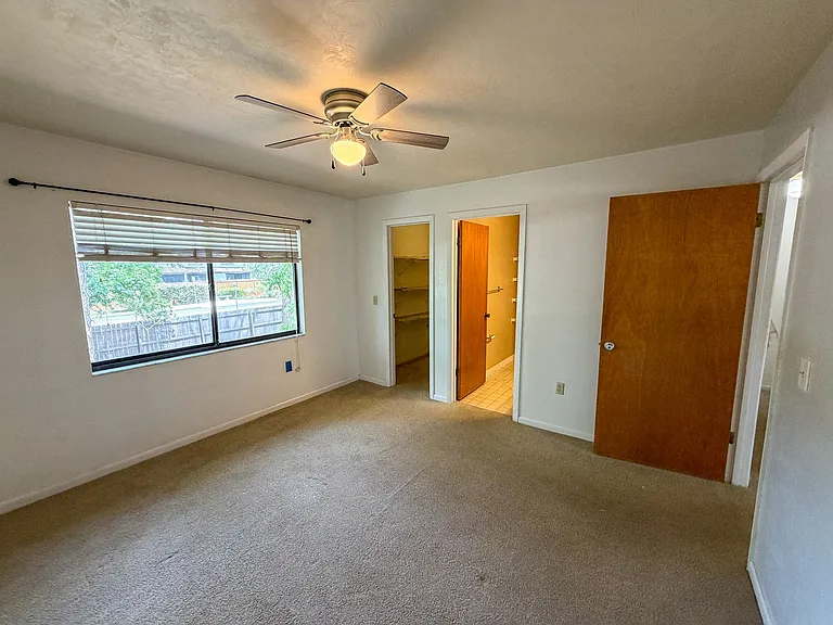 2735 SW 35th Pl #201 — Photo 18