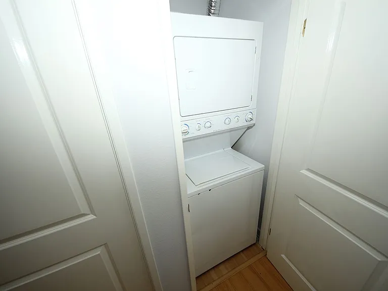 7070 Flight Ave — Photo 12