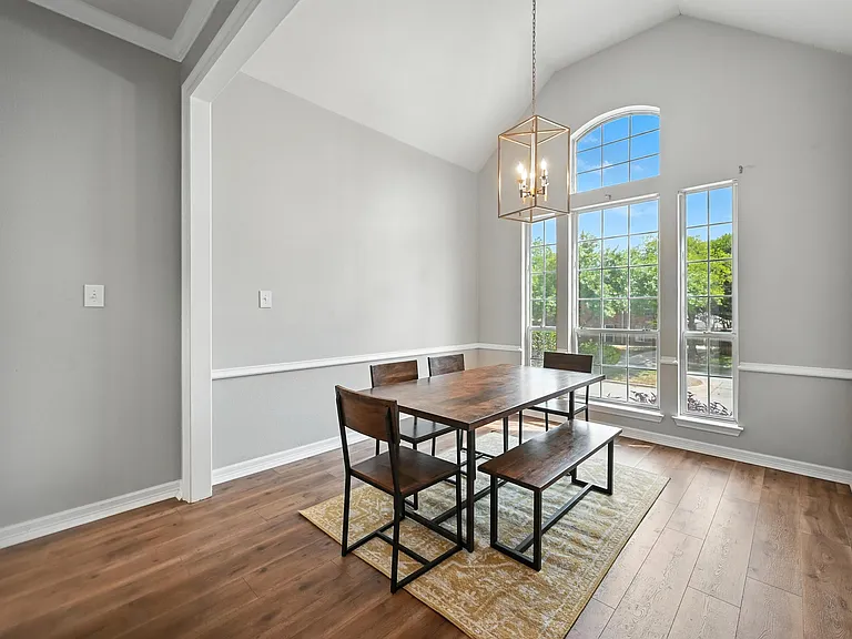 6301 Meadow Lakes Dr — Photo 12