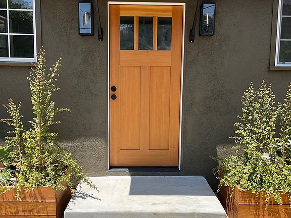 3rd image of 3815 Fernwood Ave