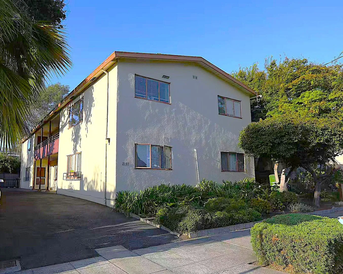 $2,495/month Renovated 2BR/1BA in Prime Berkeley Location (Available Now) — Photo 1