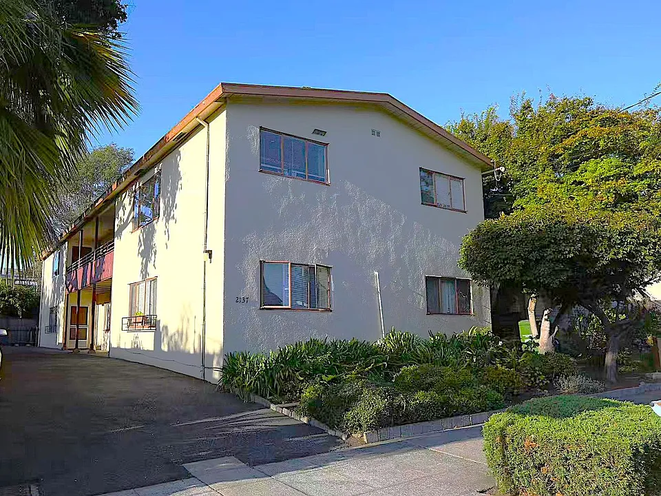 $2,495/month Renovated 2BR/1BA in Prime Berkeley Location (Available Now)