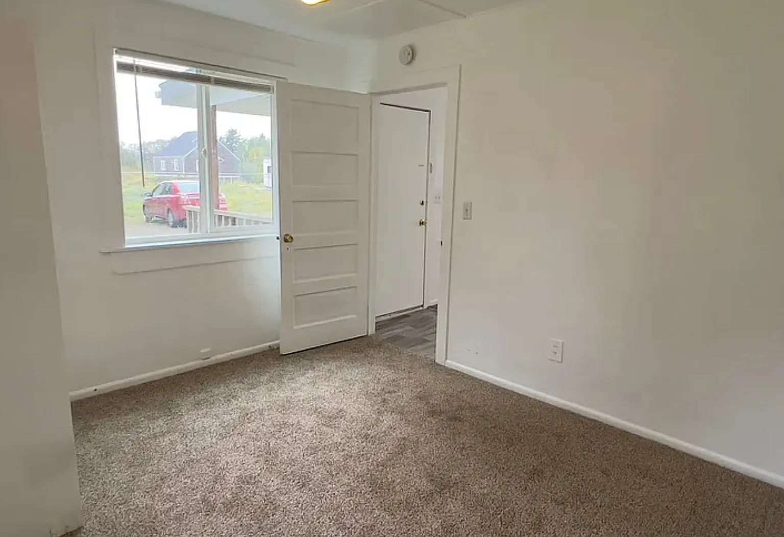 2 bed, 1000 sqft, $1,800 — Photo 3