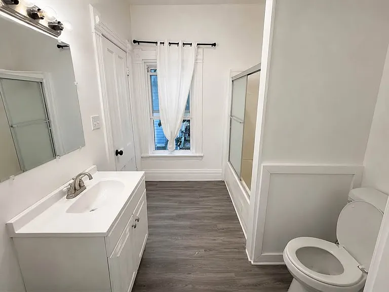 100 Davis St #2 — Photo 4