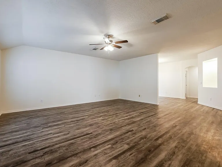 5741 Forest Timbers Dr — Photo 5