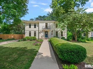 2006 S Wiggins Ave, Leland Grove, IL 62704