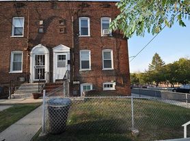 51 Arnold St, Staten Island, NY