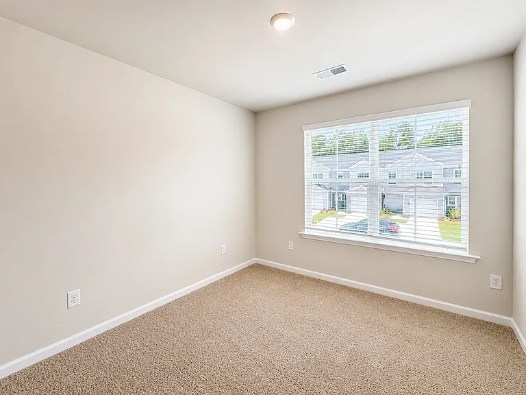 712 Camperdown Way — Photo 8