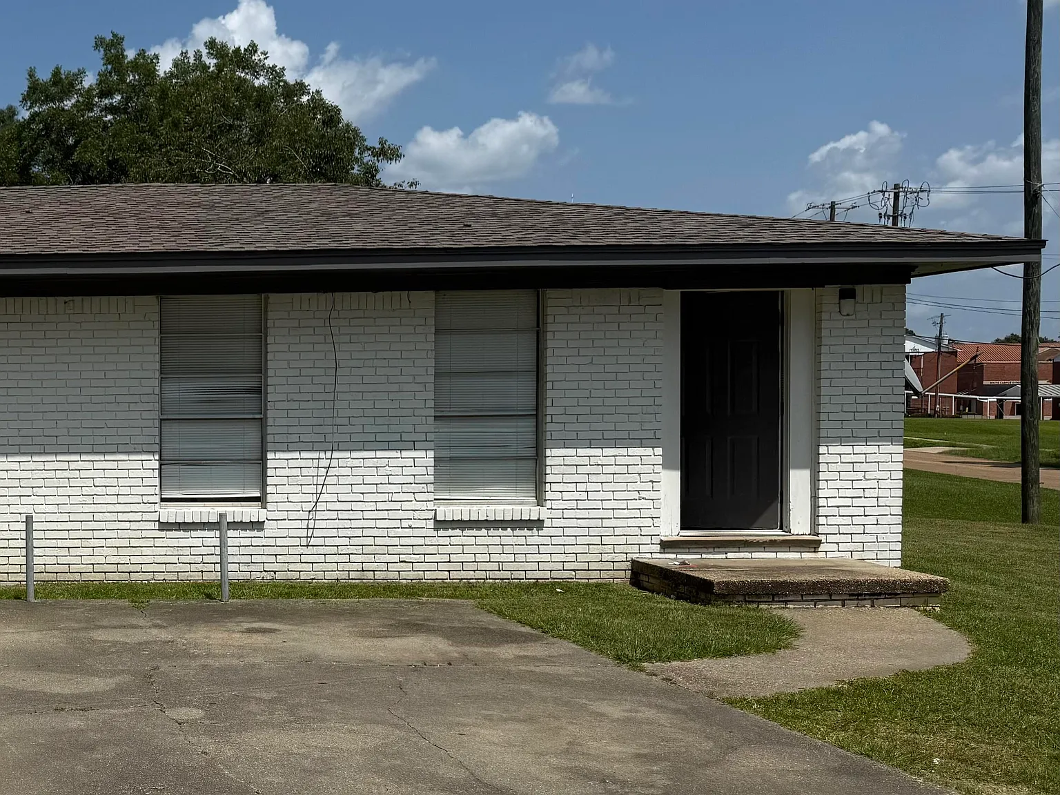 2 bed, 1.0 bath, $750 — Photo 1