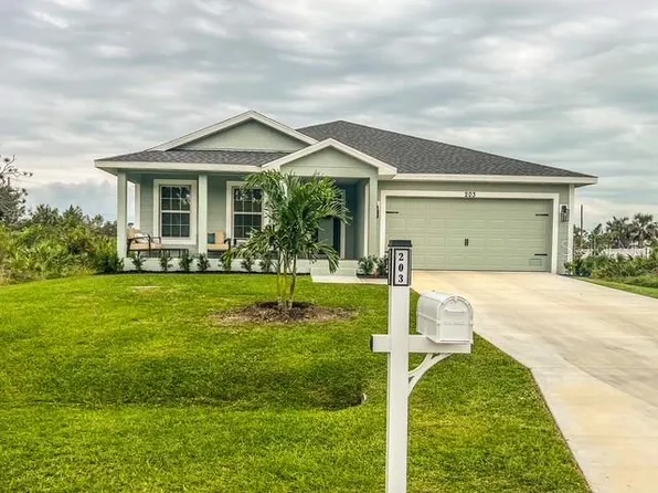203 Baytree Dr, Rotonda West, FL 33947