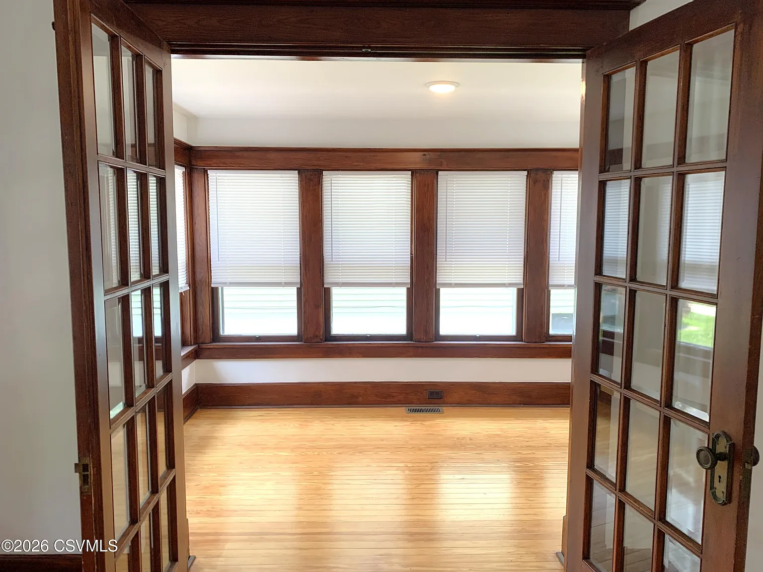 3 bed, 1350 sqft, $1,925 — Photo 4