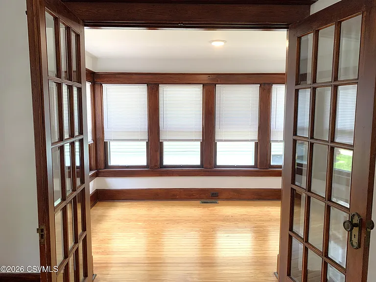 1004 W Market St — Photo 4
