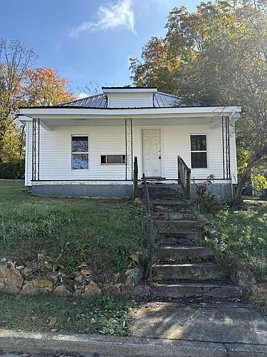 206 N Morgan St Photo 1