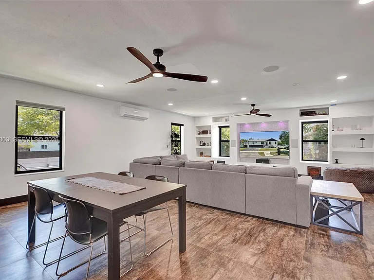 9750 SW 211th St — Photo 5