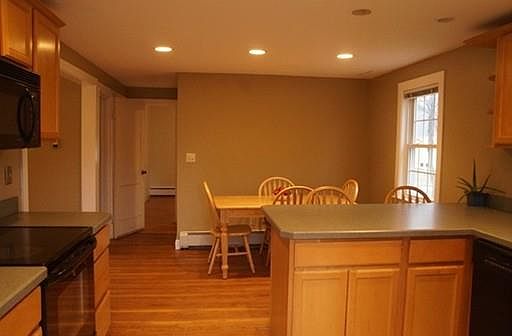 2nd image of 547 Nahatan St