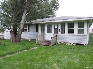 516 S Locust St, Monroe City, MO 63456