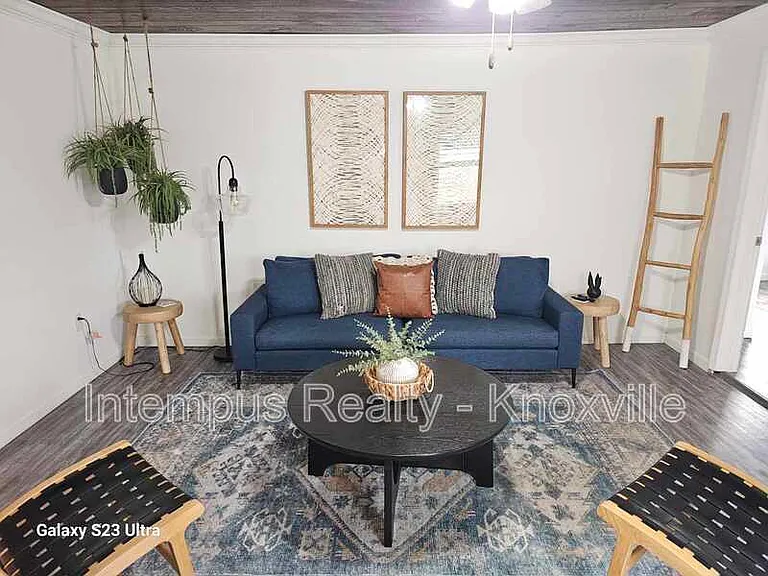 1104 E Hendron Chapel Rd — Photo 34