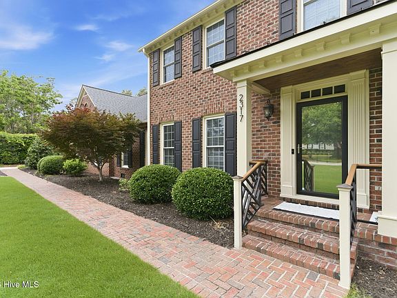 2nd image of 2317 Waverly Drive
